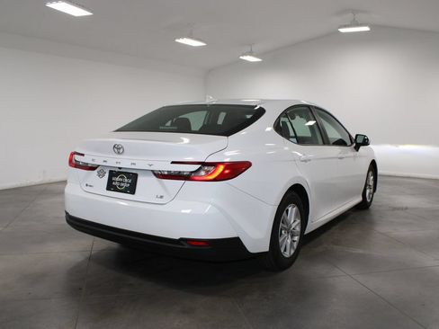 Used 2025 Toyota Camry LE FWD image 9