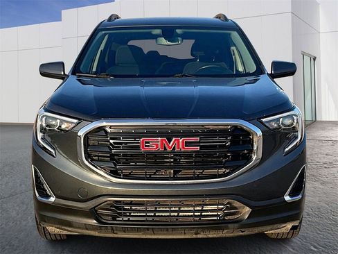 Used 2018 GMC Terrain SLE w/ Driver Convenience Package image 10