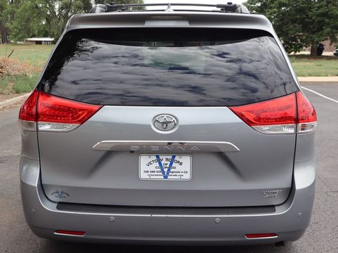 Used 2013 Toyota Sienna Limited w/ Premium Pkg AWD/4WD image 6