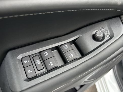 New 2026 Jeep Grand Cherokee L Limited AWD/4WD image 9