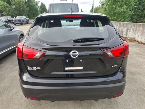 Used 2018 Nissan Rogue Sport S AWD/4WD image 7