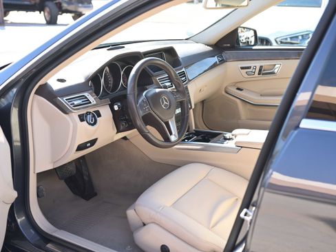 Used 2016 Mercedes-Benz E 350 E 350 4MATIC WAGON 4D w/ Premium Package image 7