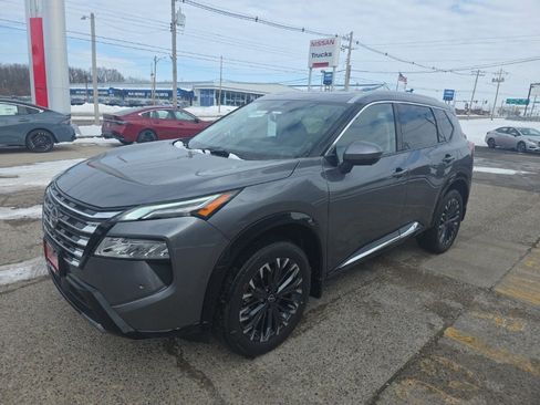 New 2026 Nissan Rogue Platinum image 10