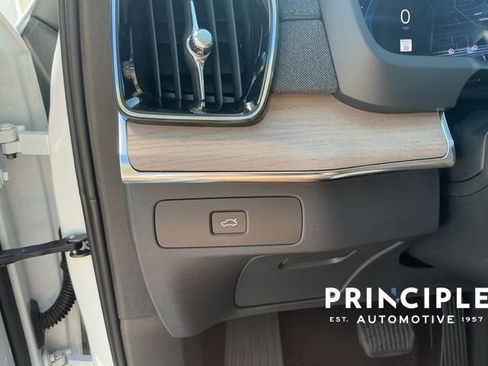 Certified 2025 Volvo XC90 B6 Plus AWD/4WD image 22