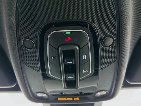 Used 2023 Audi Q8 Premium Plus w/ Premium Plus Package image 18