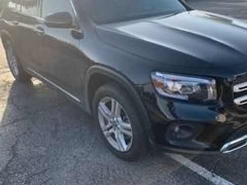 Used 2021 Mercedes-Benz GLB 250 4MATIC image 1