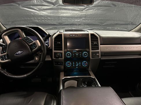 Used 2021 Ford F350 Lariat image 12