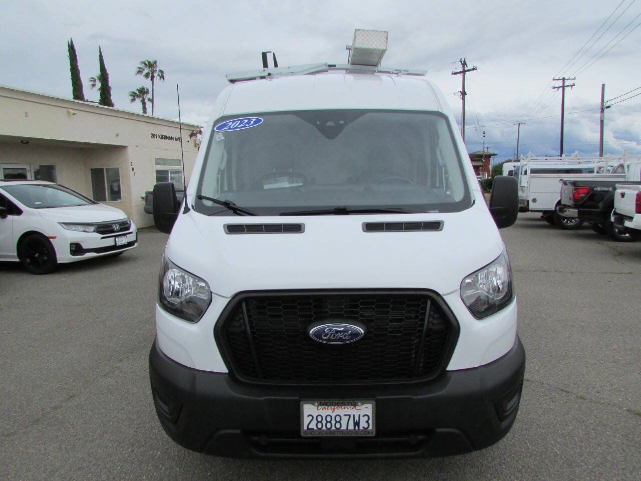 Used 2023 Ford Transit 350 Medium Roof w/ Interior Upgrade Package RWD image 3
