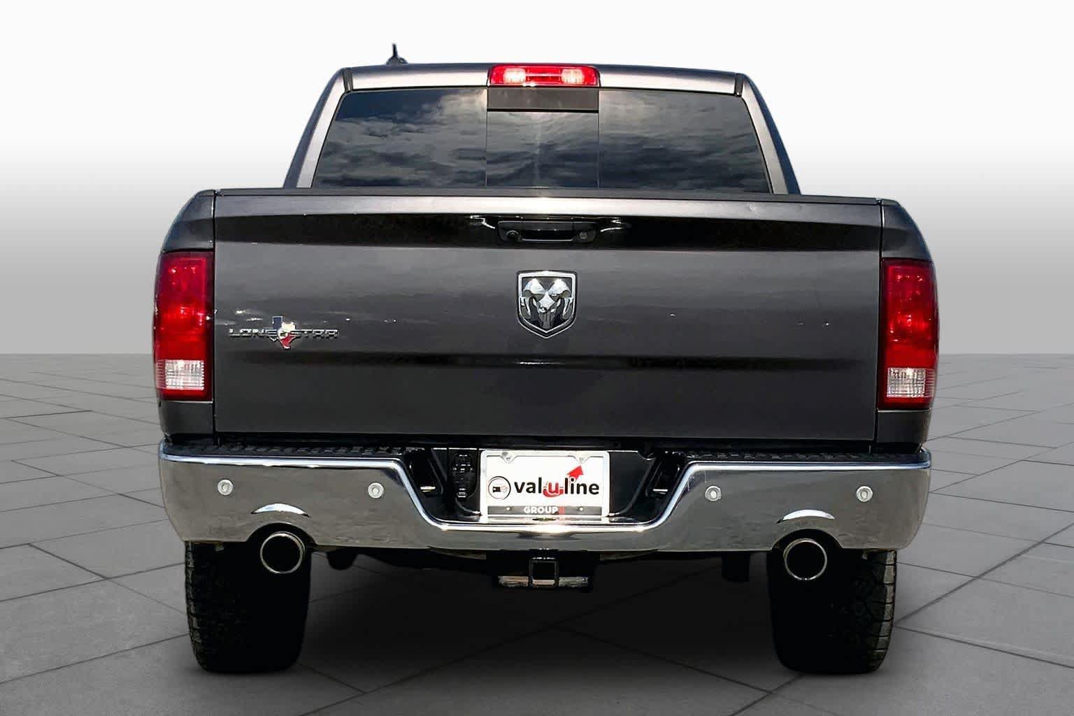 Used 2017 RAM 1500 SLT RWD image 5