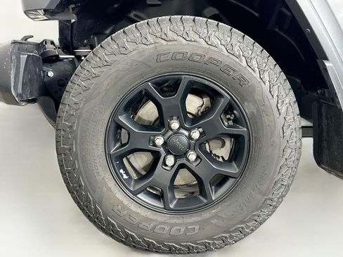Used 2022 Jeep Wrangler Unlimited Sport AWD/4WD image 11
