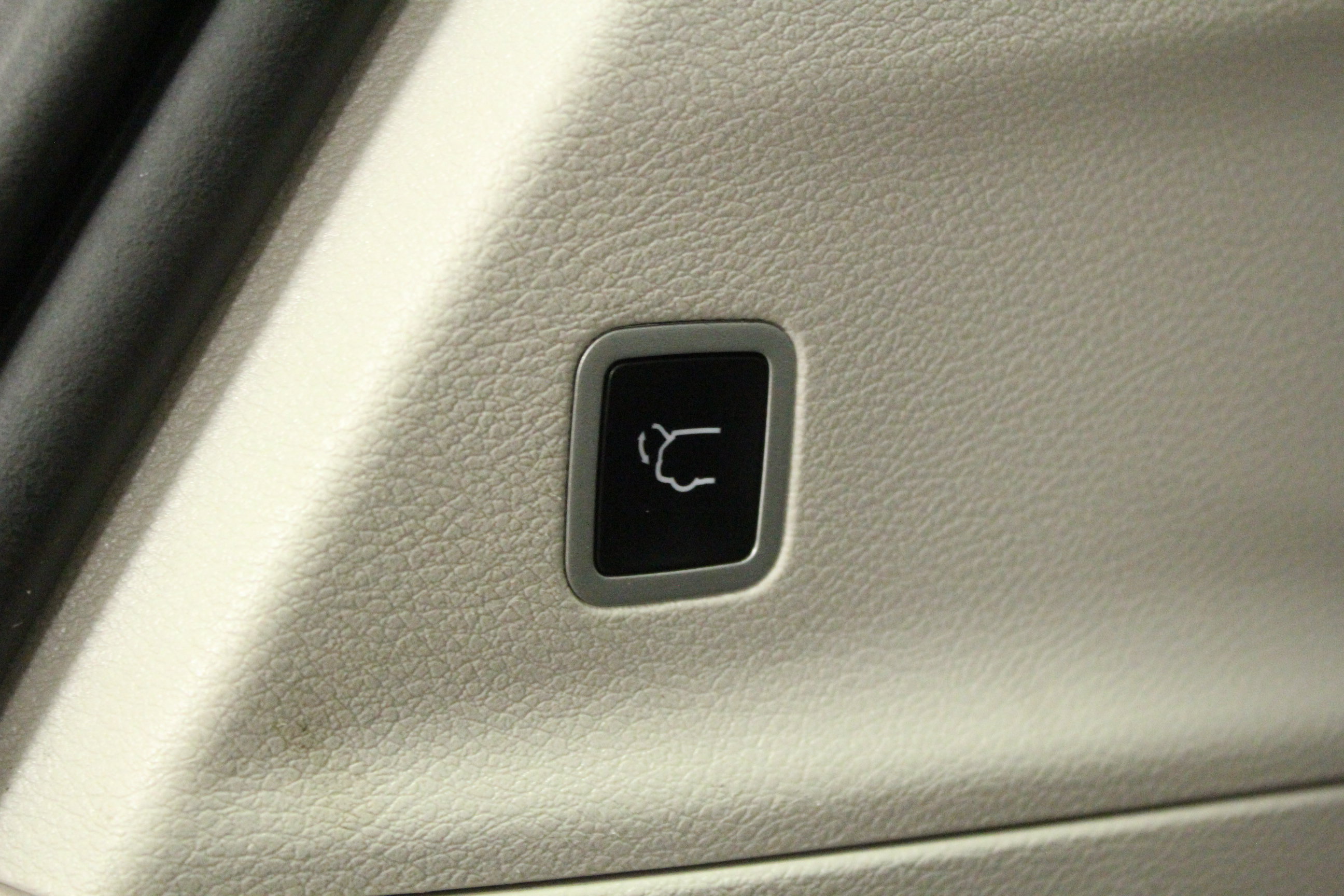 Used 2023 Chrysler Pacifica Touring-L FWD image 15
