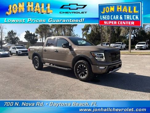 Used 2023 Nissan Titan PRO-4X w/ Pro-4x Convenience Package image 19