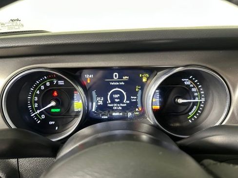 Used 2023 Jeep Wrangler Unlimited image 17