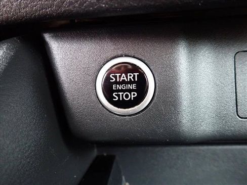 Used 2021 Nissan Rogue SV AWD/4WD image 15