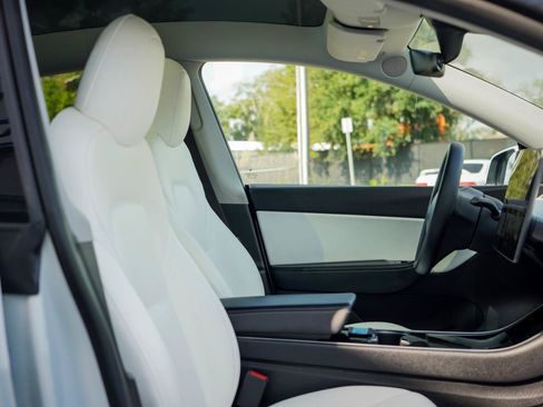 Used 2020 Tesla Model Y Long Range AWD/4WD image 8