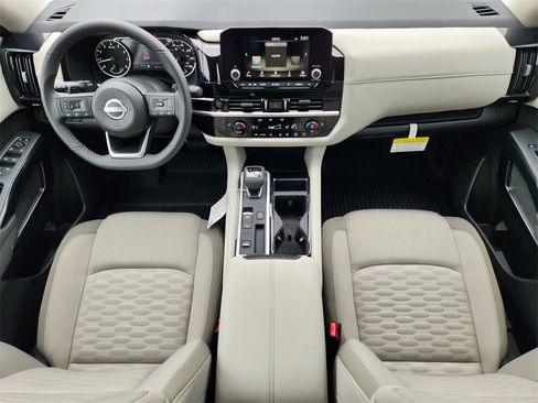 New 2025 Nissan Pathfinder SV image 19