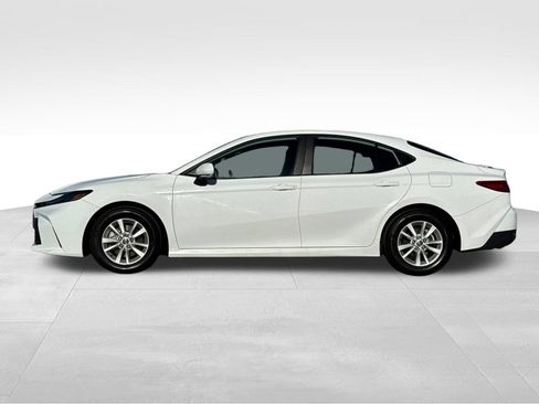 Used 2025 Toyota Camry LE FWD image 2