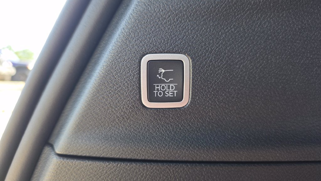 New 2027 Chrysler Pacifica Select FWD image 18