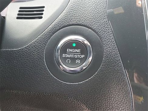 Used 2018 Ford Explorer XLT w/ Equipment Group 202A image 28