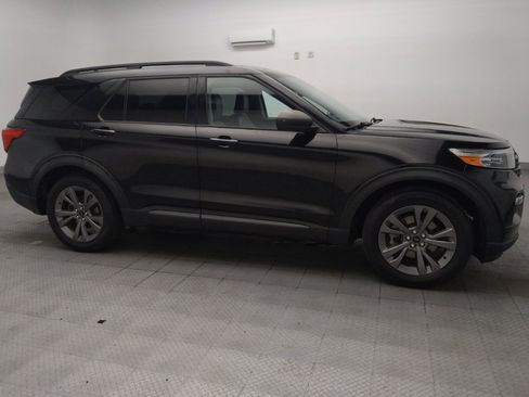 Used 2021 Ford Explorer XLT w/ Equipment Group 202A RWD image 11