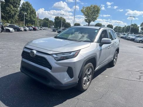 Used 2024 Toyota RAV4 XLE AWD/4WD image 9
