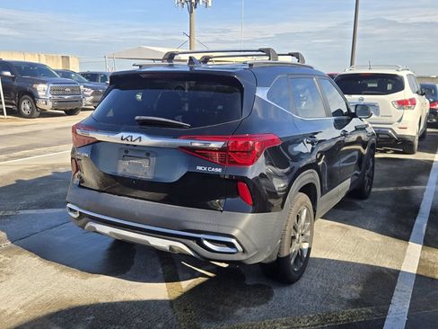 Used 2023 Kia Seltos S w/ Navigation Package FWD image 4