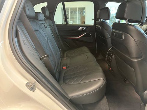Used 2024 BMW X5 xDrive40i w/ Premium Package AWD/4WD image 13