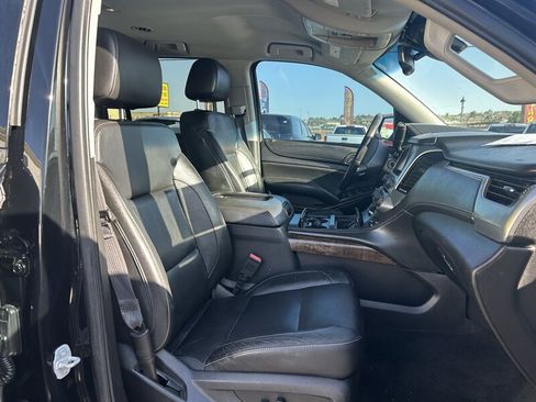 Used 2017 Chevrolet Suburban LT image 28
