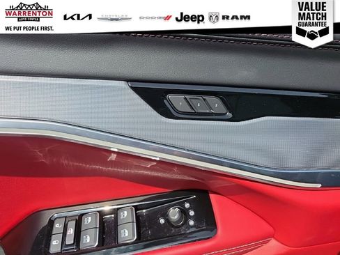 Used 2024 Jeep Wagoneer Launch Edition AWD/4WD image 12