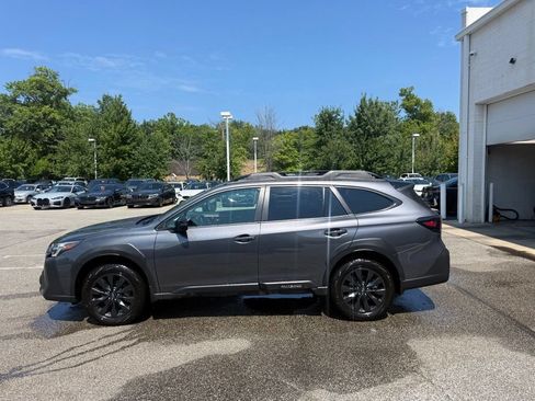 Used 2025 Subaru Outback Onyx Edition XT AWD/4WD image 2