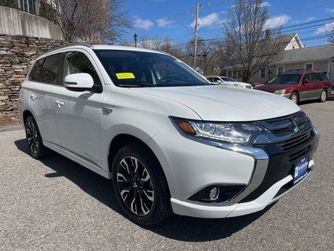 Used 2018 Mitsubishi Outlander SEL AWD/4WD image 7