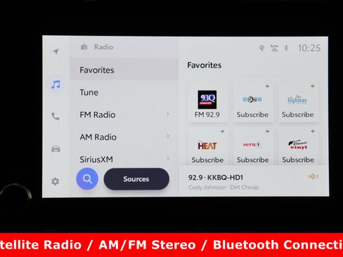 Used 2025 Toyota Camry SE w/ Convenience Package image 19