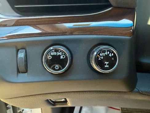 Used 2020 Cadillac Escalade ESV Premium Luxury AWD/4WD image 21