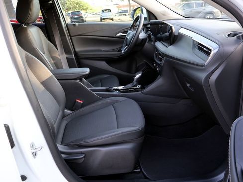 Used 2025 Buick Encore GX Preferred image 17