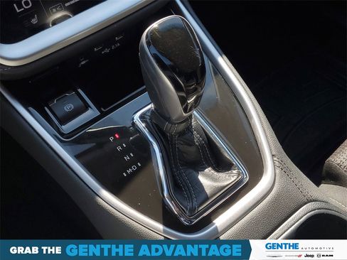 Used 2022 Subaru Outback Premium image 21