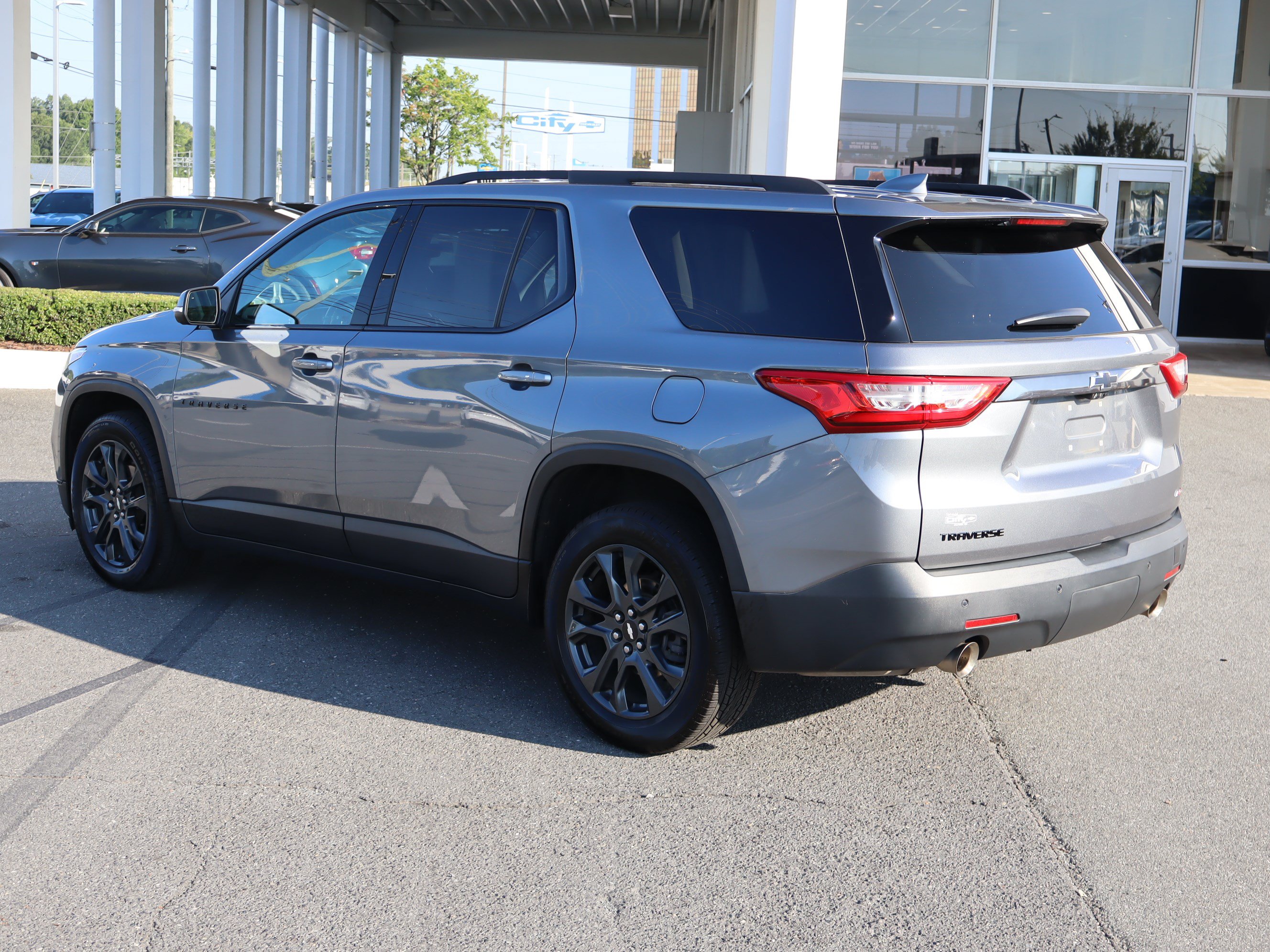 Used 2021 Chevrolet Traverse RS FWD image 8