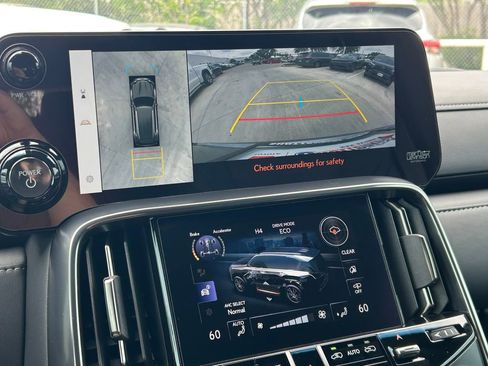 Used 2025 Lexus LX 700h Luxury image 45