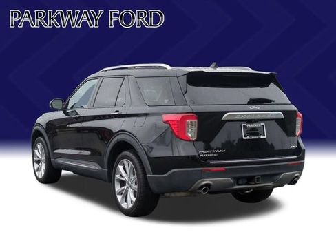 Used 2022 Ford Explorer Platinum w/ Technology Package AWD/4WD image 3