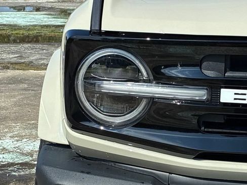 Used 2025 Ford Bronco Outer Banks AWD/4WD image 9