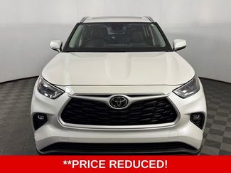Used 2025 Toyota Highlander XLE FWD video 2