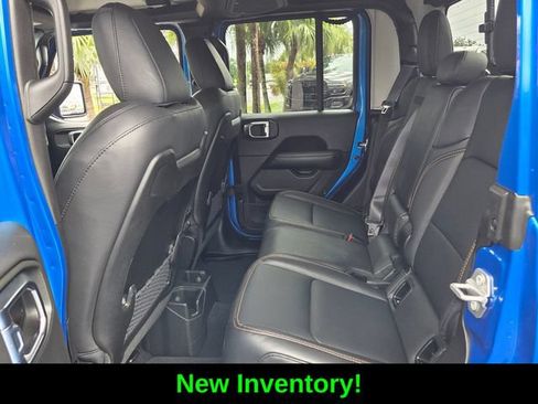 Certified 2025 Jeep Gladiator Sport AWD/4WD image 14