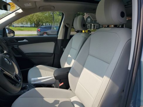 Used 2021 Volkswagen Tiguan SE AWD/4WD image 14