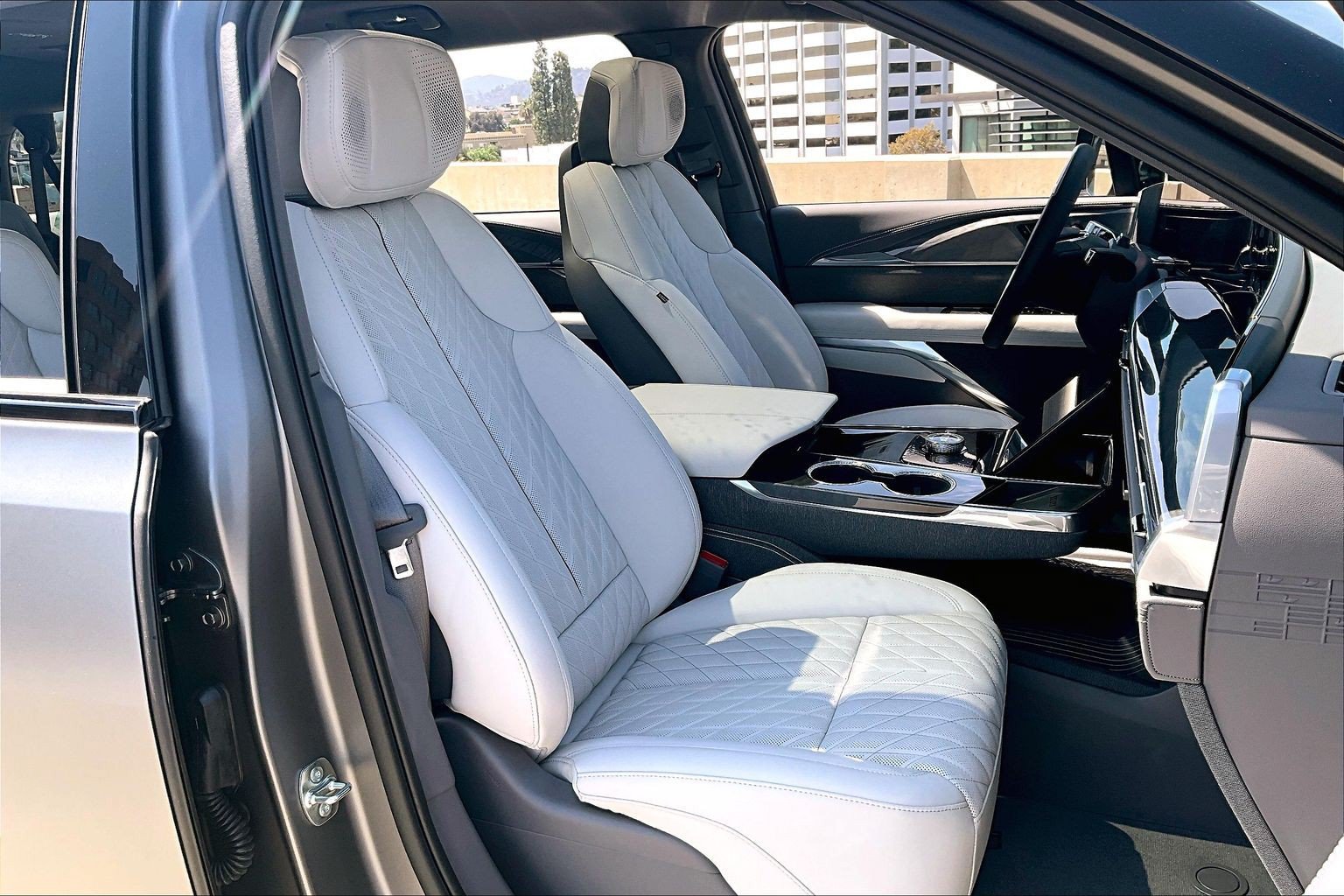 Used 2026 Cadillac Escalade IQL Luxury w/ LPO, Floor Liner Package AWD/4WD image 19