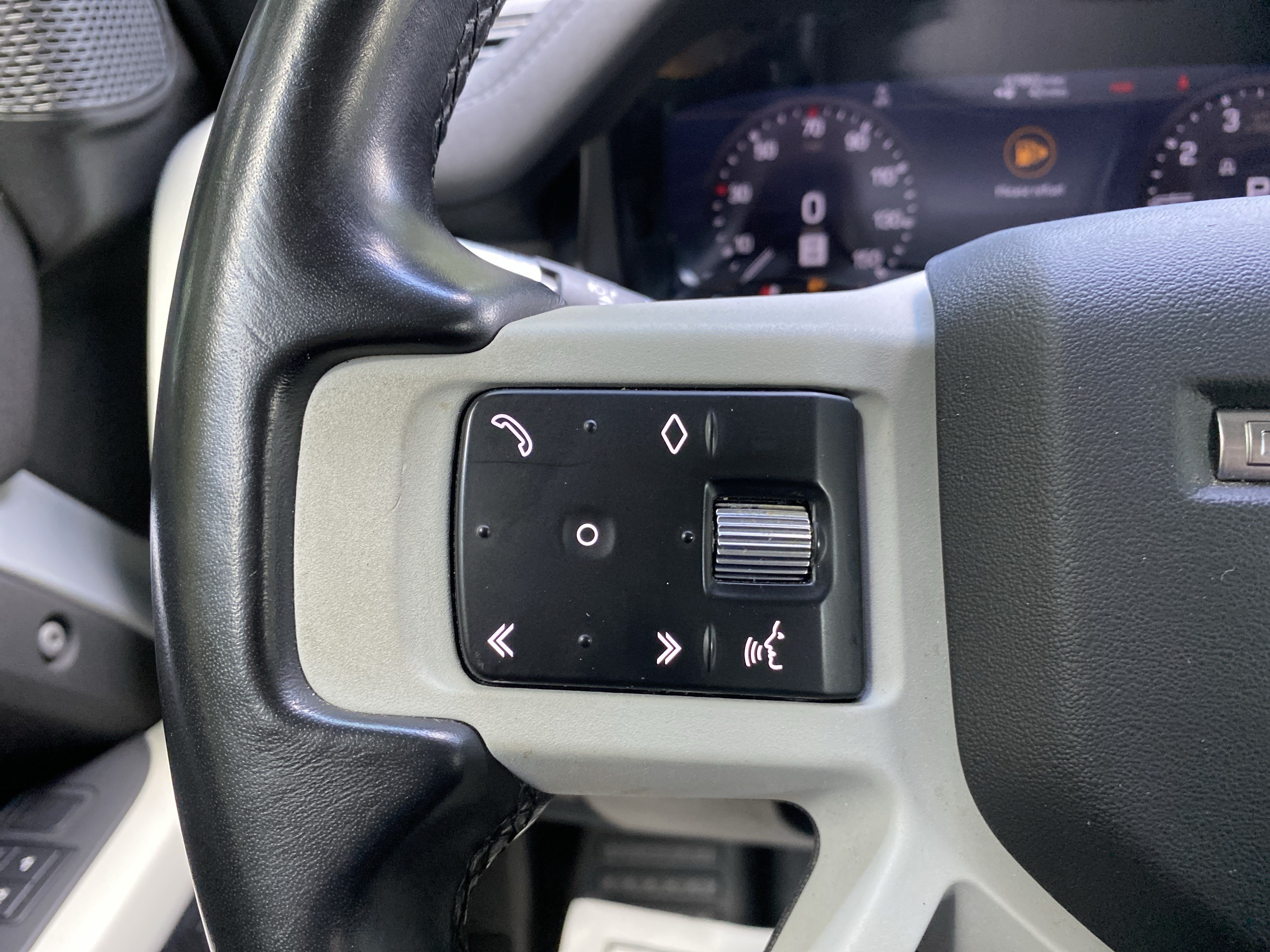 Used 2021 Land Rover Defender 90 First Edition AWD/4WD image 19
