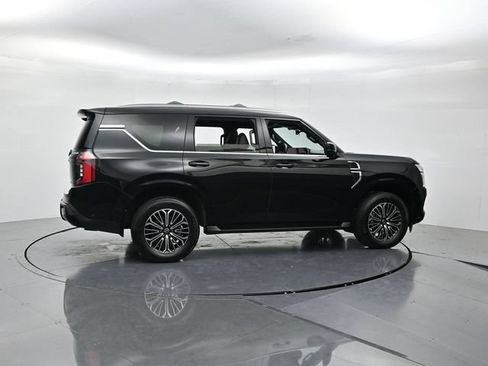 Used 2025 Nissan Armada Platinum AWD/4WD image 2