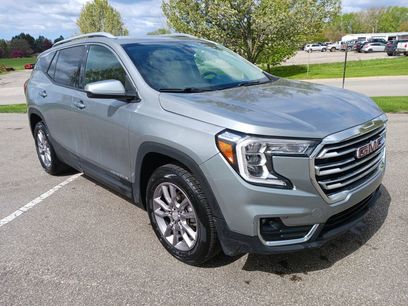 Used 2024 GMC Terrain SLT