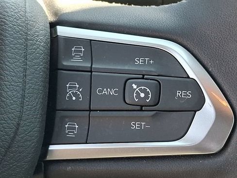 Used 2023 Jeep Compass Limited w/ Elite Group AWD/4WD image 23