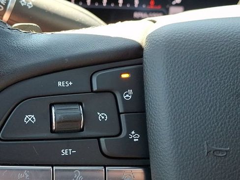 Used 2023 Cadillac Escalade ESV Premium Luxury w/ Performance Package AWD/4WD image 30