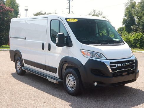 Used 2025 RAM ProMaster 2500 w/ U-Haul Equipment Group FWD image 3