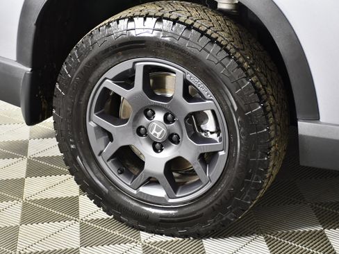Used 2025 Honda Pilot TrailSport image 57